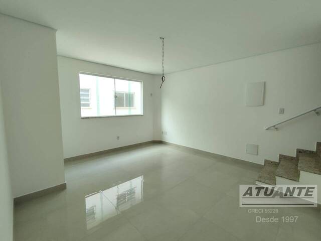 #1883 - Casa para Venda em Santos - SP - 2