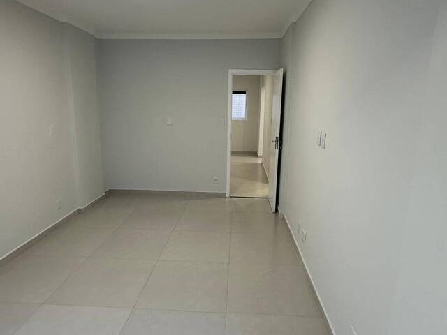 Apartamento para Venda em Santos - 4
