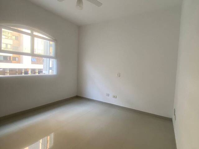 Apartamento para Venda em Santos - 4